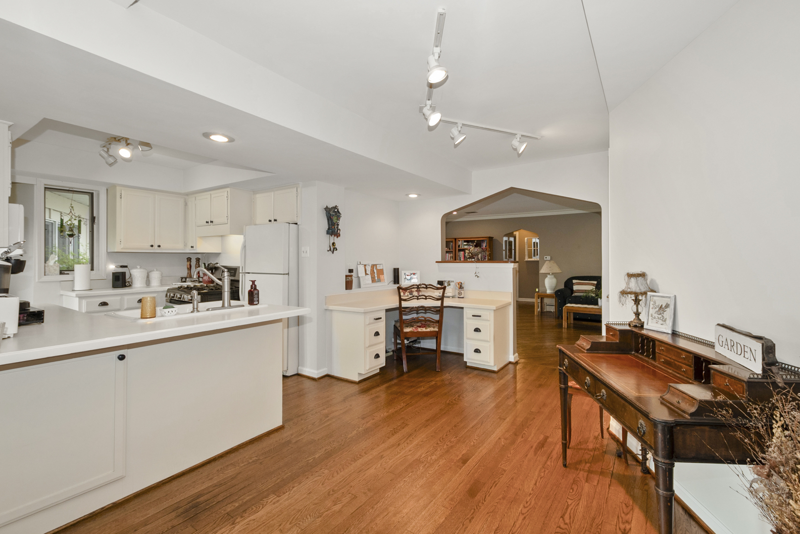 12130 S Nagle Avenue, Palos Heights, IL 60463