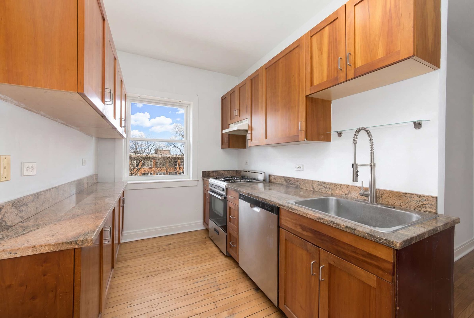 7033 N Sheridan Road #2N, Chicago, IL 60626