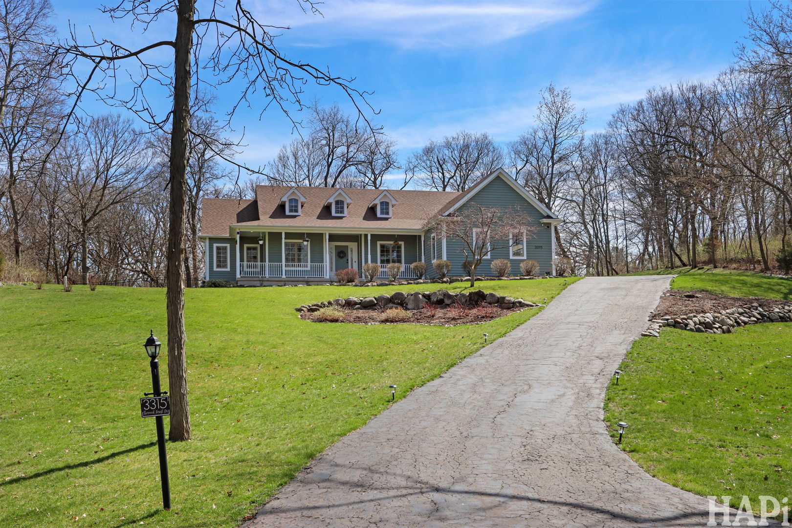 3315 Sherwood Forest Drive, Spring Grove, IL 60081