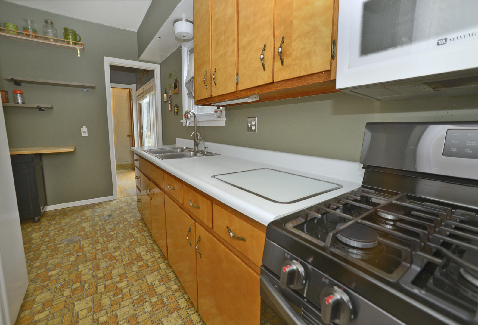 210 6th Street, Mendota, IL 61342