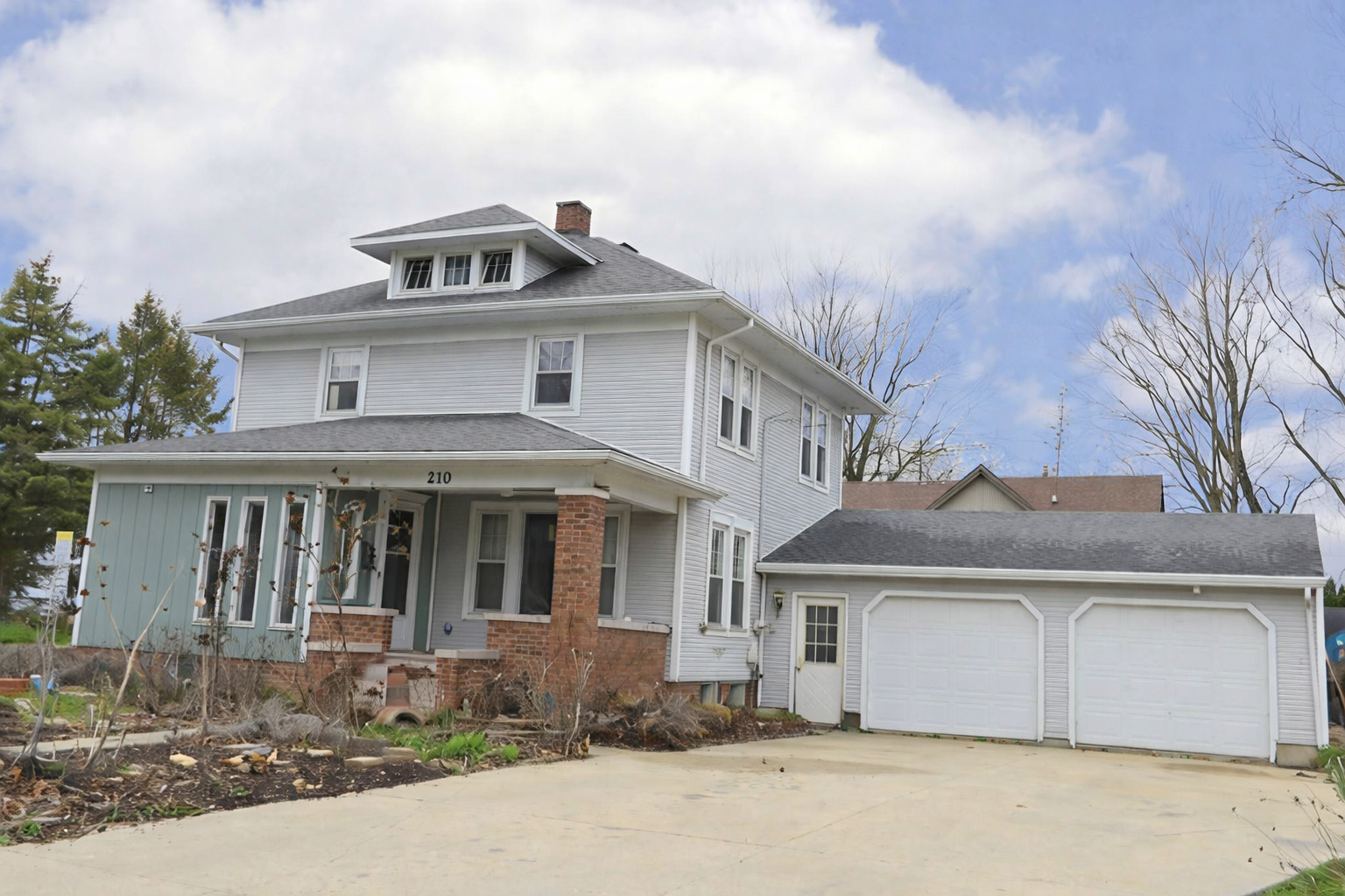 210 6th Street, Mendota, IL 61342