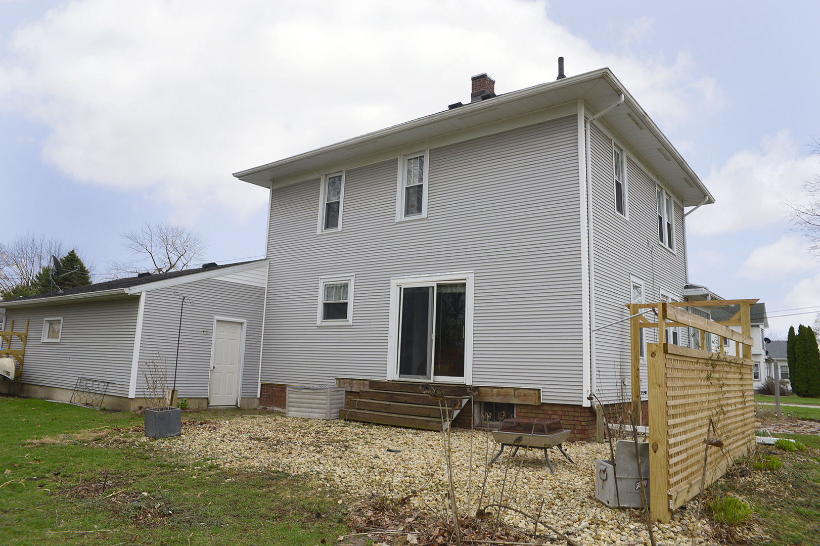 210 6th Street, Mendota, IL 61342