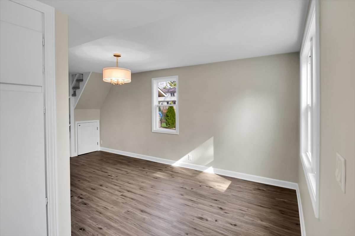 34 N Greenwood Avenue, Palatine, IL 60074