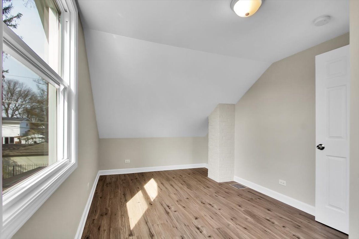 34 N Greenwood Avenue, Palatine, IL 60074