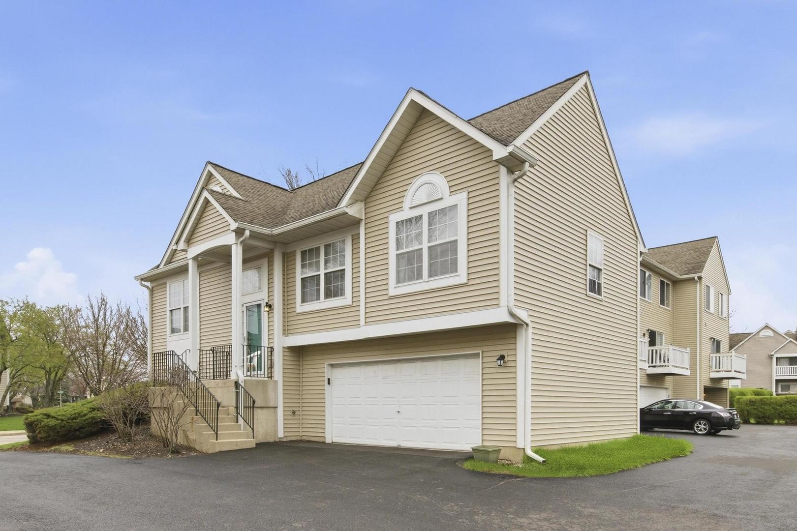 2861 Shelly Lane, Aurora, IL 60504