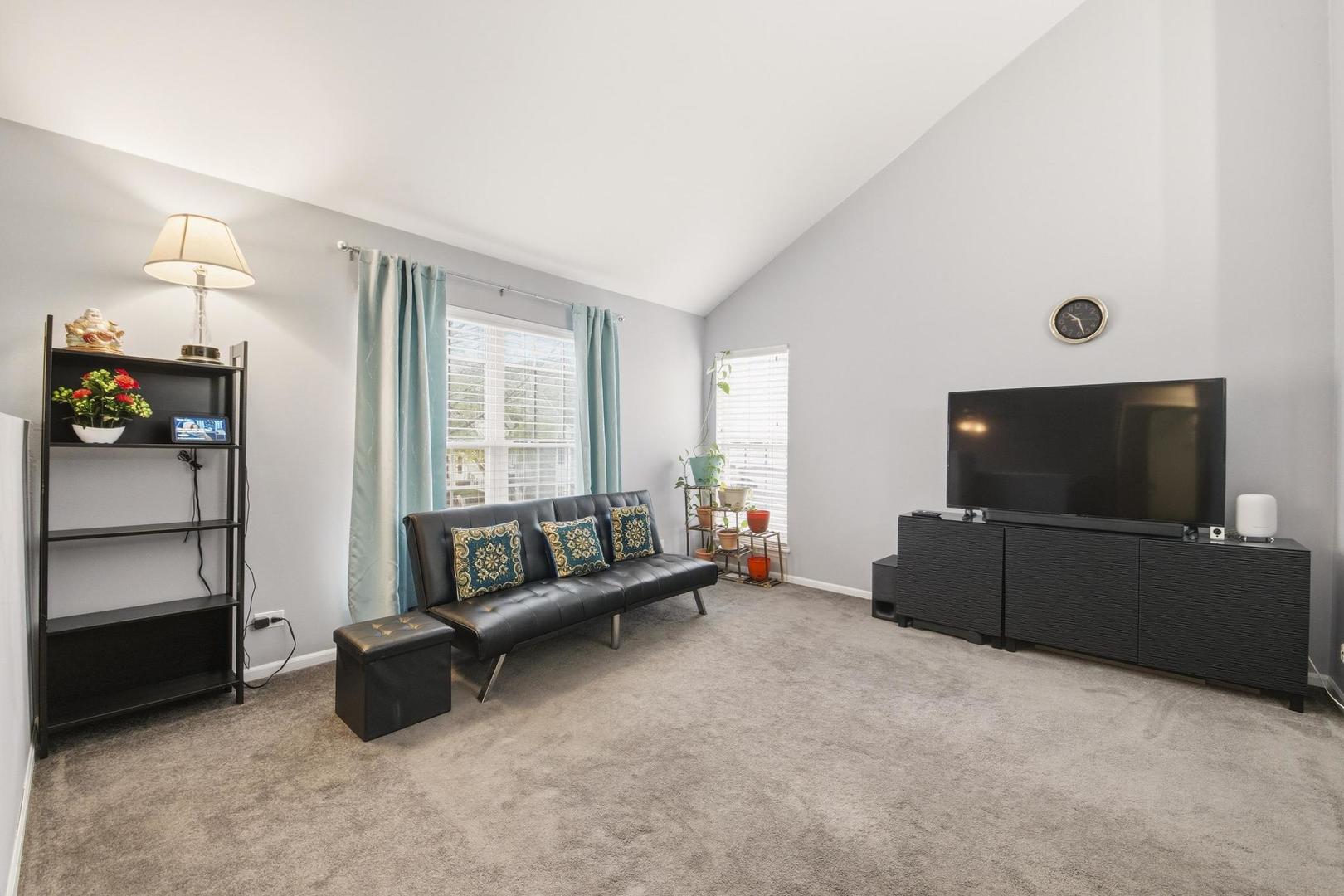 2861 Shelly Lane, Aurora, IL 60504