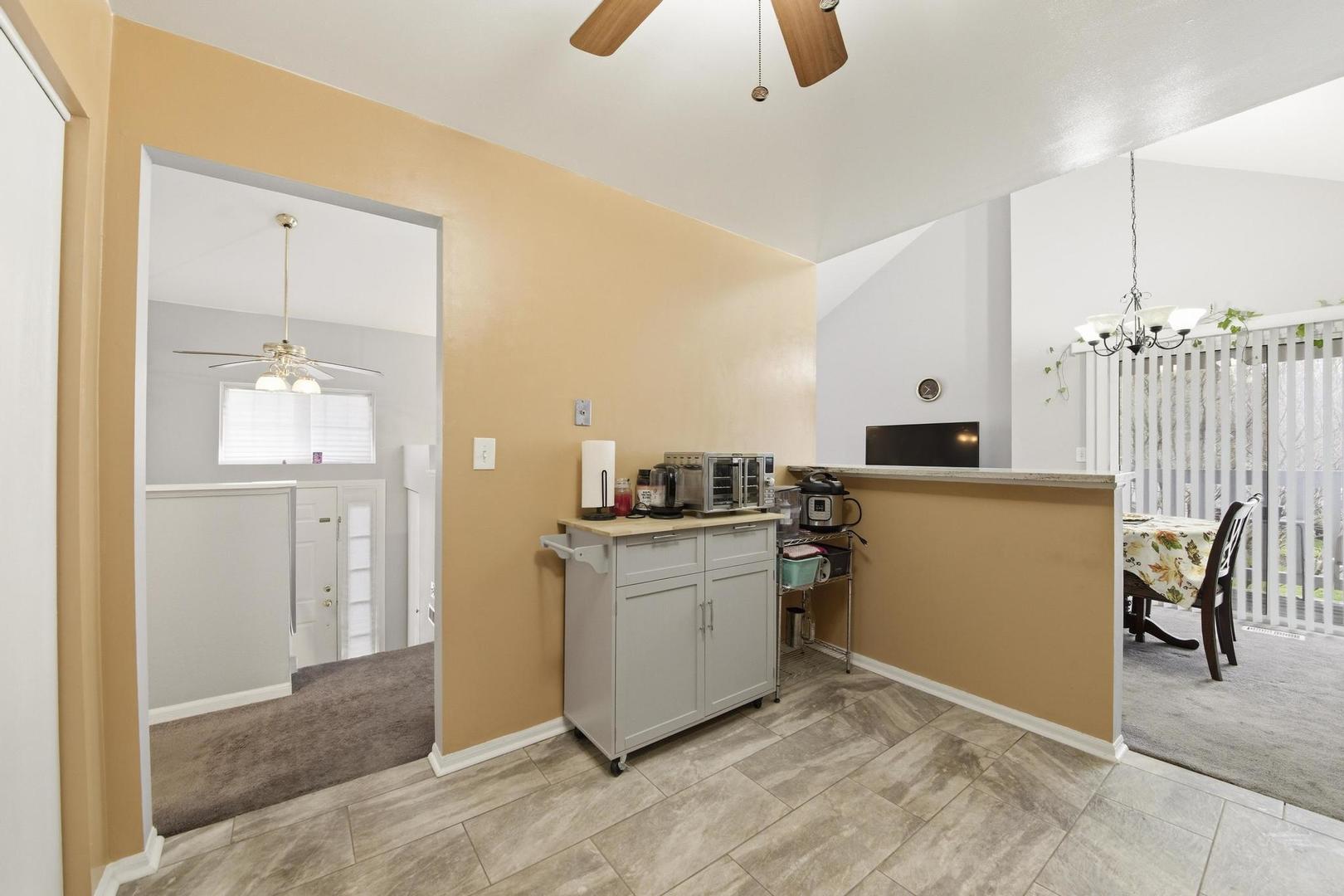 2861 Shelly Lane, Aurora, IL 60504