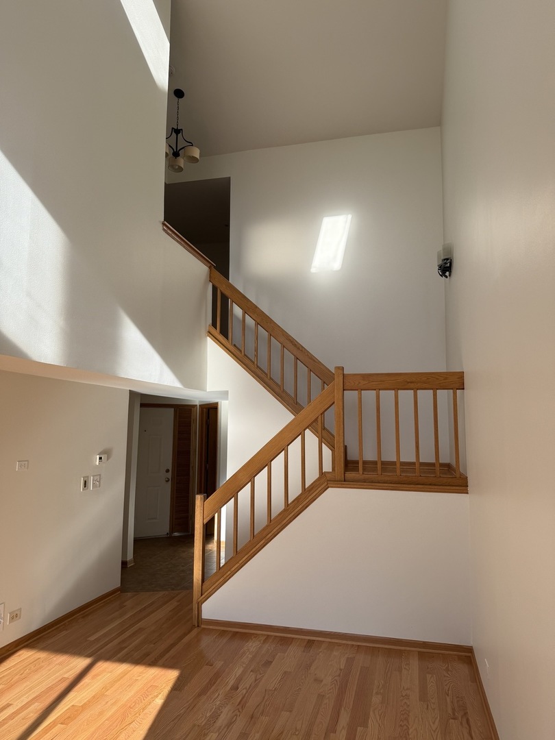 8316 HIGHPOINT Circle #E, Darien, IL 60561