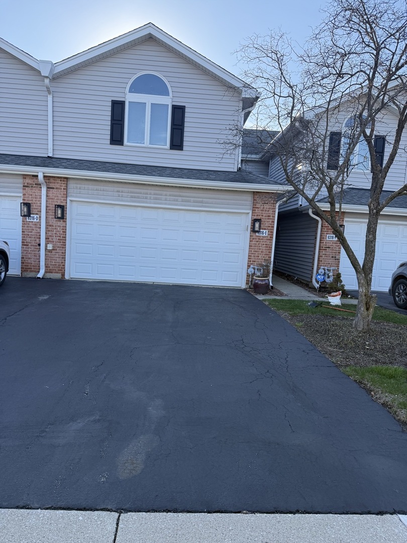8316 HIGHPOINT Circle #E, Darien, IL 60561