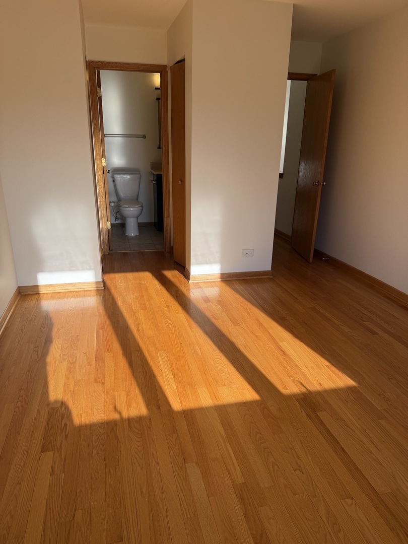 8316 HIGHPOINT Circle #E, Darien, IL 60561