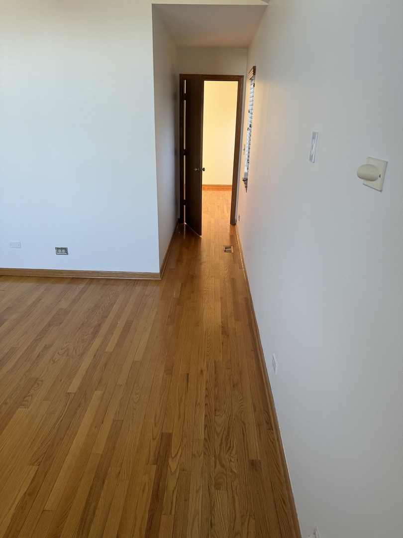 8316 HIGHPOINT Circle #E, Darien, IL 60561