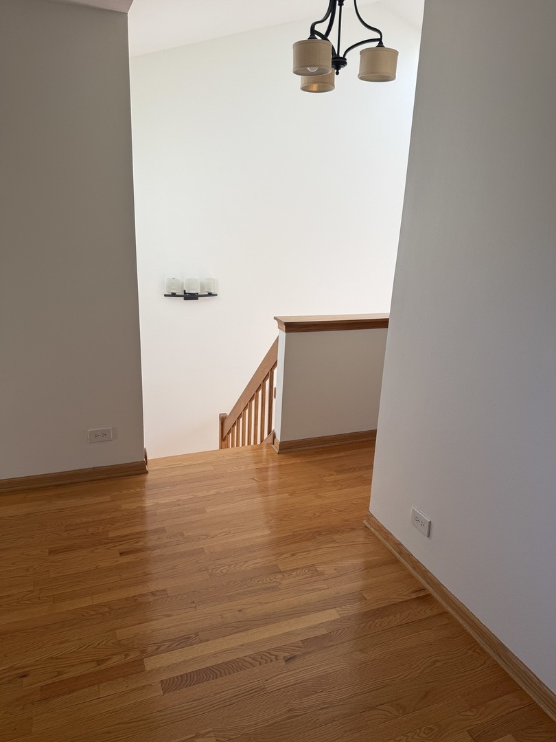 8316 HIGHPOINT Circle #E, Darien, IL 60561