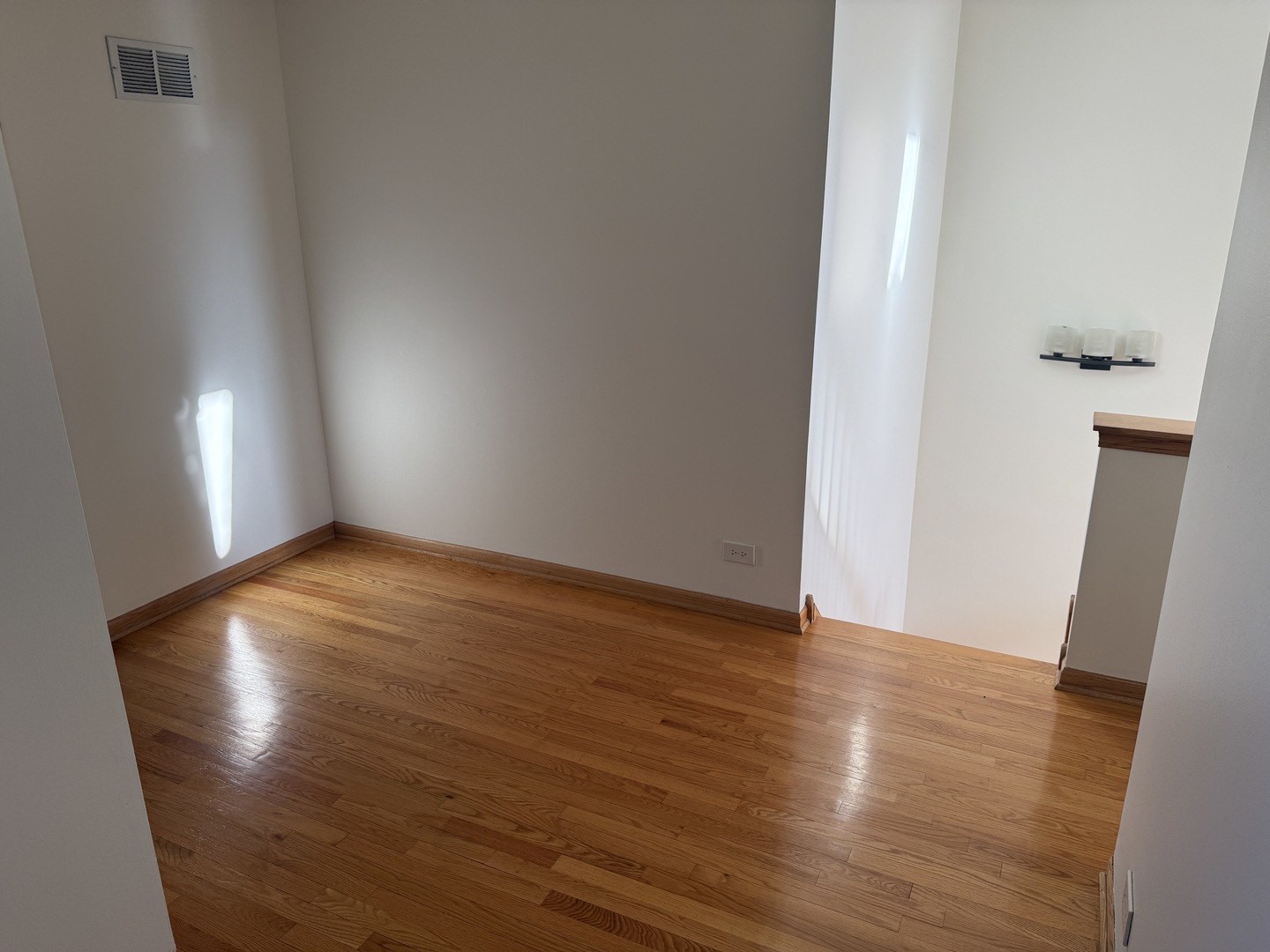 8316 HIGHPOINT Circle #E, Darien, IL 60561