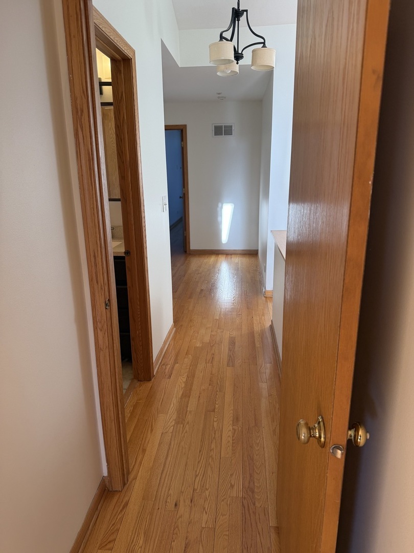 8316 HIGHPOINT Circle #E, Darien, IL 60561