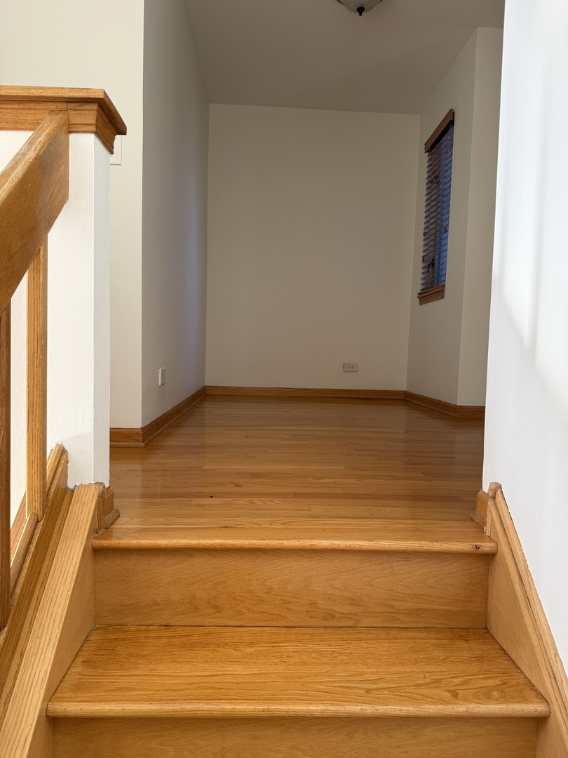 8316 HIGHPOINT Circle #E, Darien, IL 60561