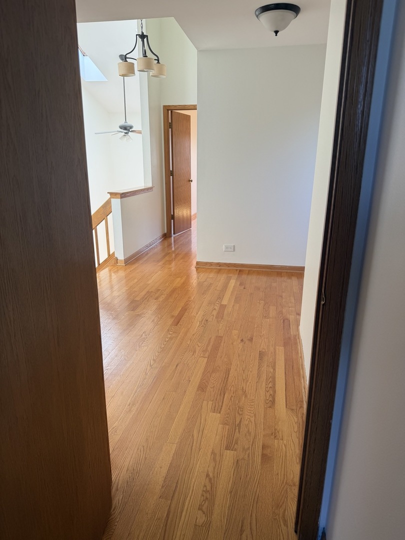 8316 HIGHPOINT Circle #E, Darien, IL 60561