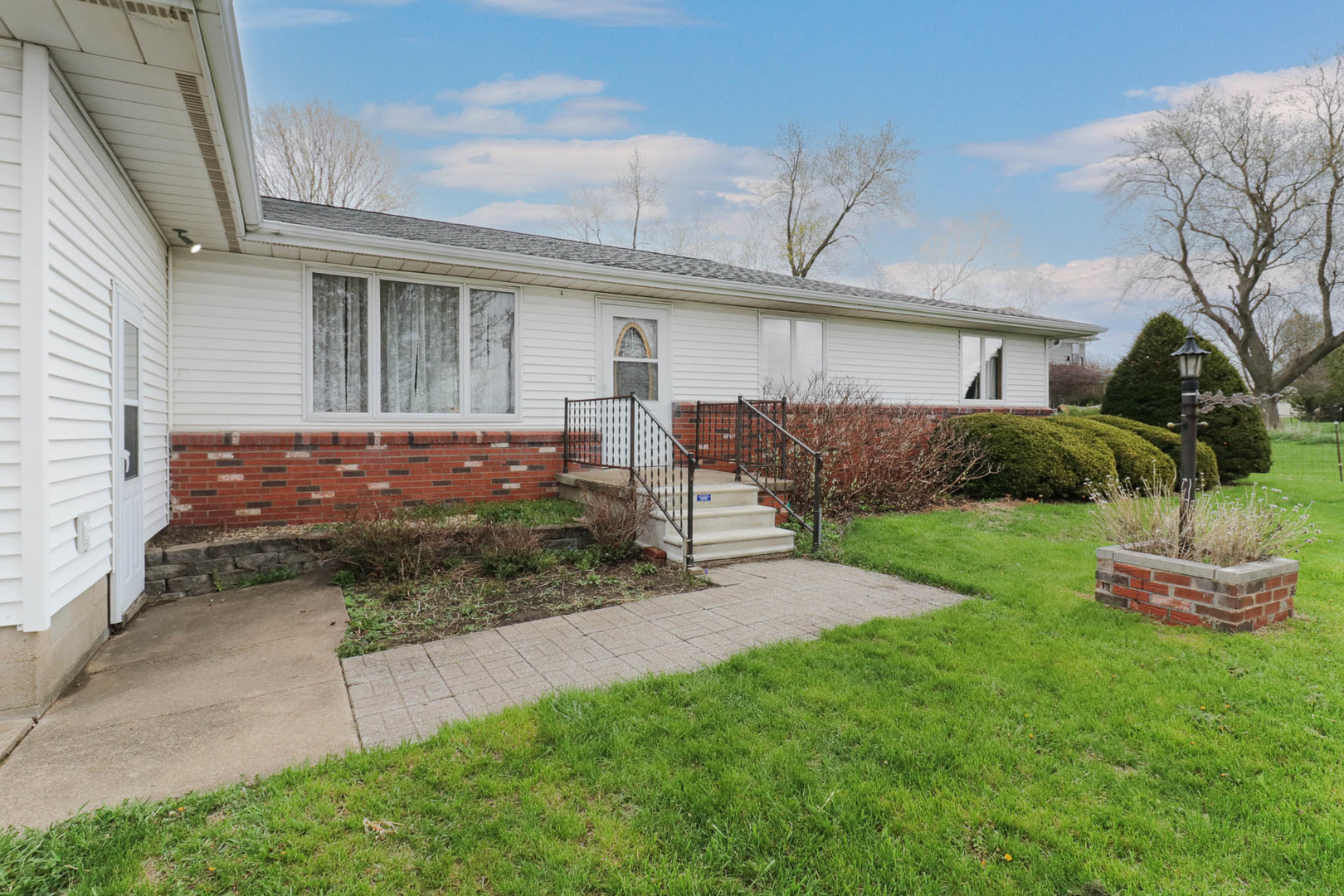 1109 W 4th Street, Delavan, IL 61734