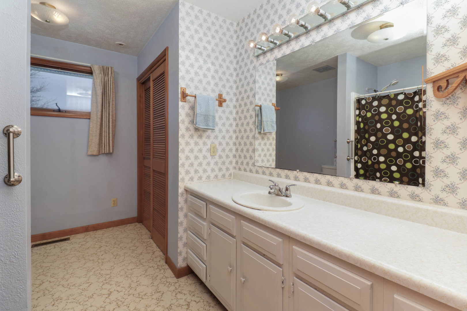 1109 W 4th Street, Delavan, IL 61734