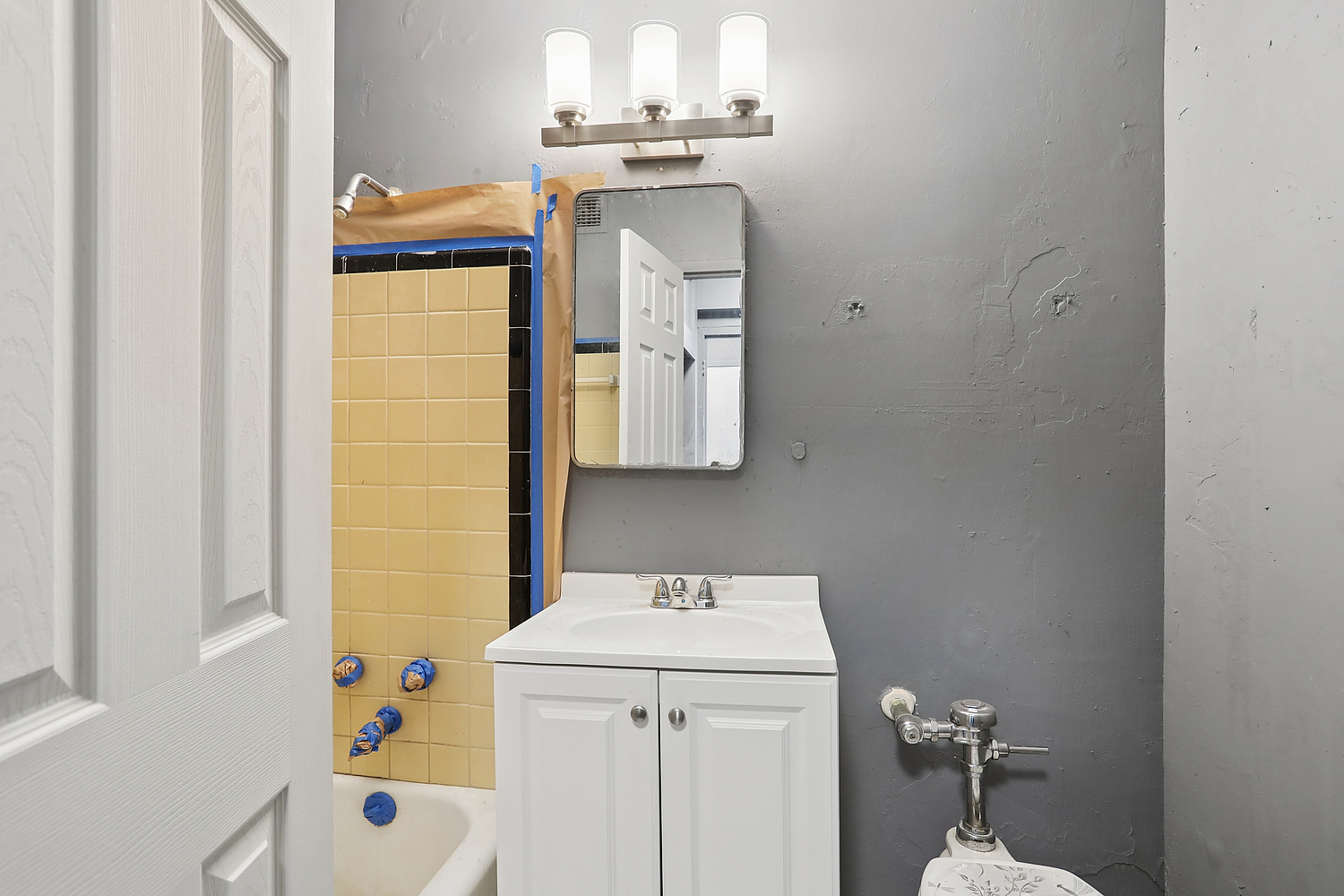 7355 S South Shore Drive #306, Chicago, IL 60649