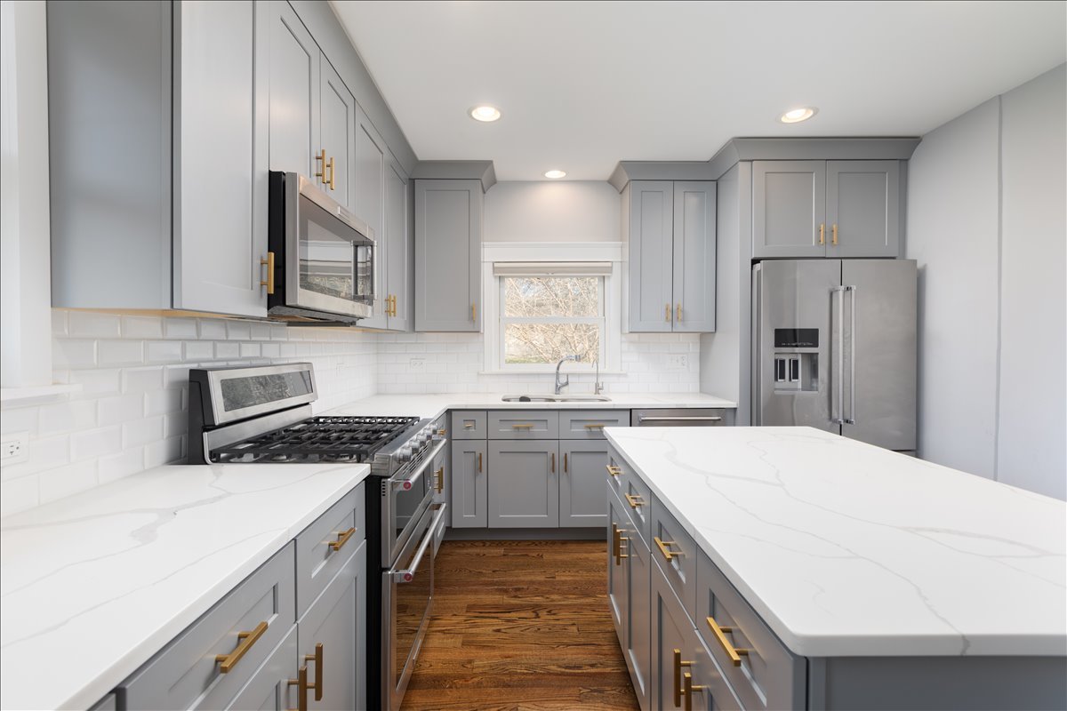 18 N Main Street, Naperville, IL 60540