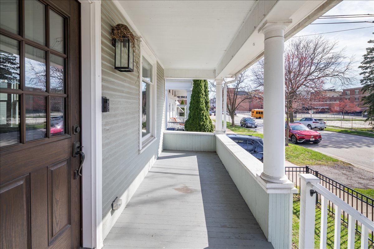 18 N Main Street, Naperville, IL 60540