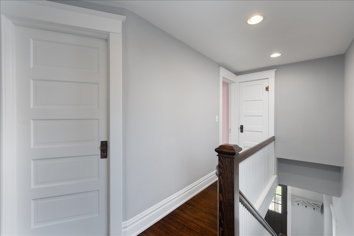 18 N Main Street, Naperville, IL 60540