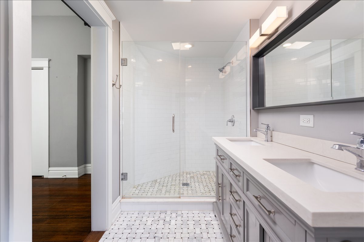 18 N Main Street, Naperville, IL 60540