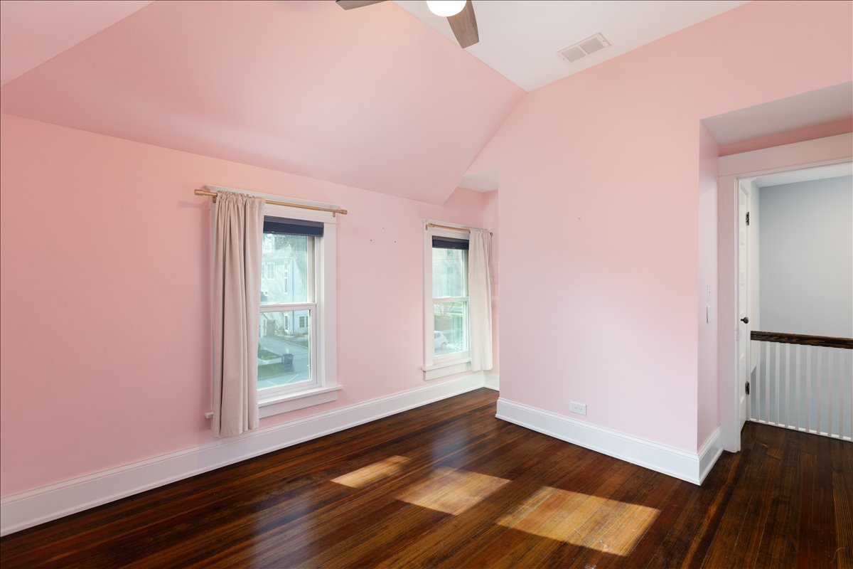 18 N Main Street, Naperville, IL 60540