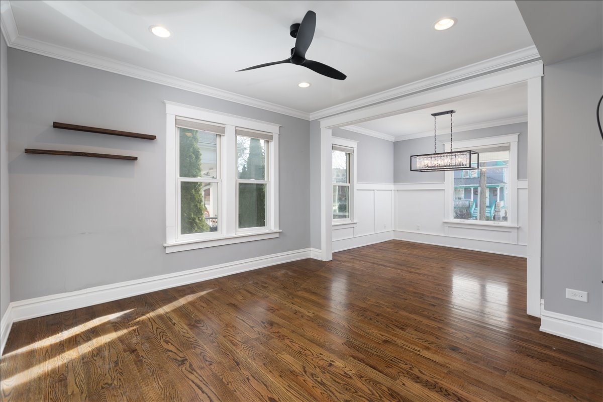 18 N Main Street, Naperville, IL 60540