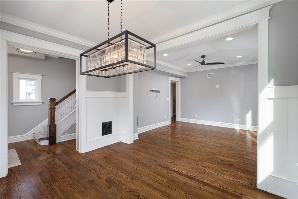 18 N Main Street, Naperville, IL 60540