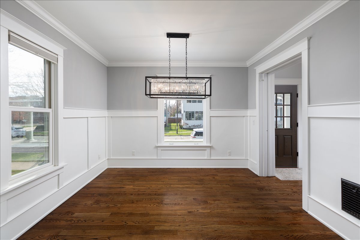 18 N Main Street, Naperville, IL 60540