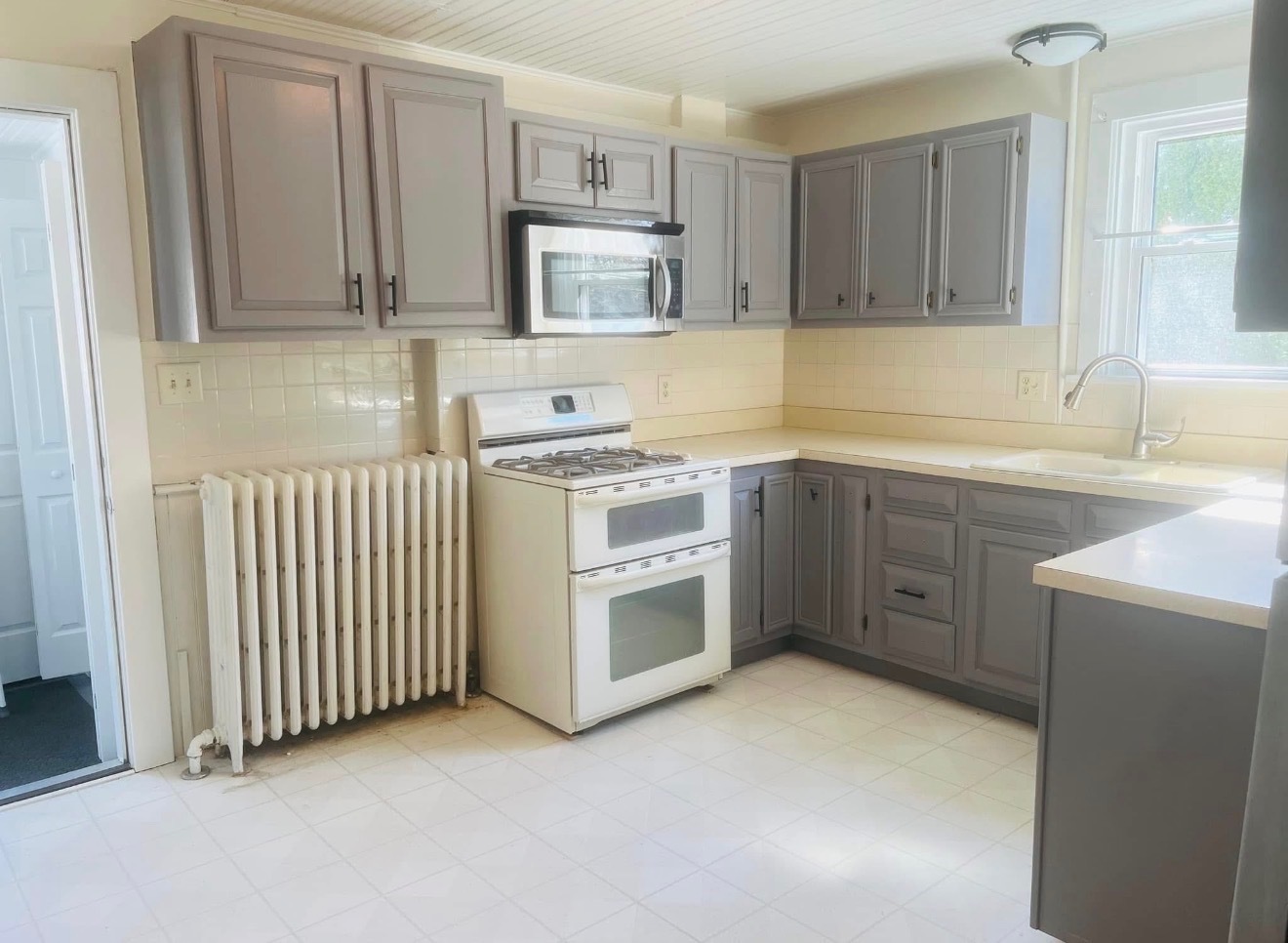 14 S Jackson Street #1, Batavia, IL 60510