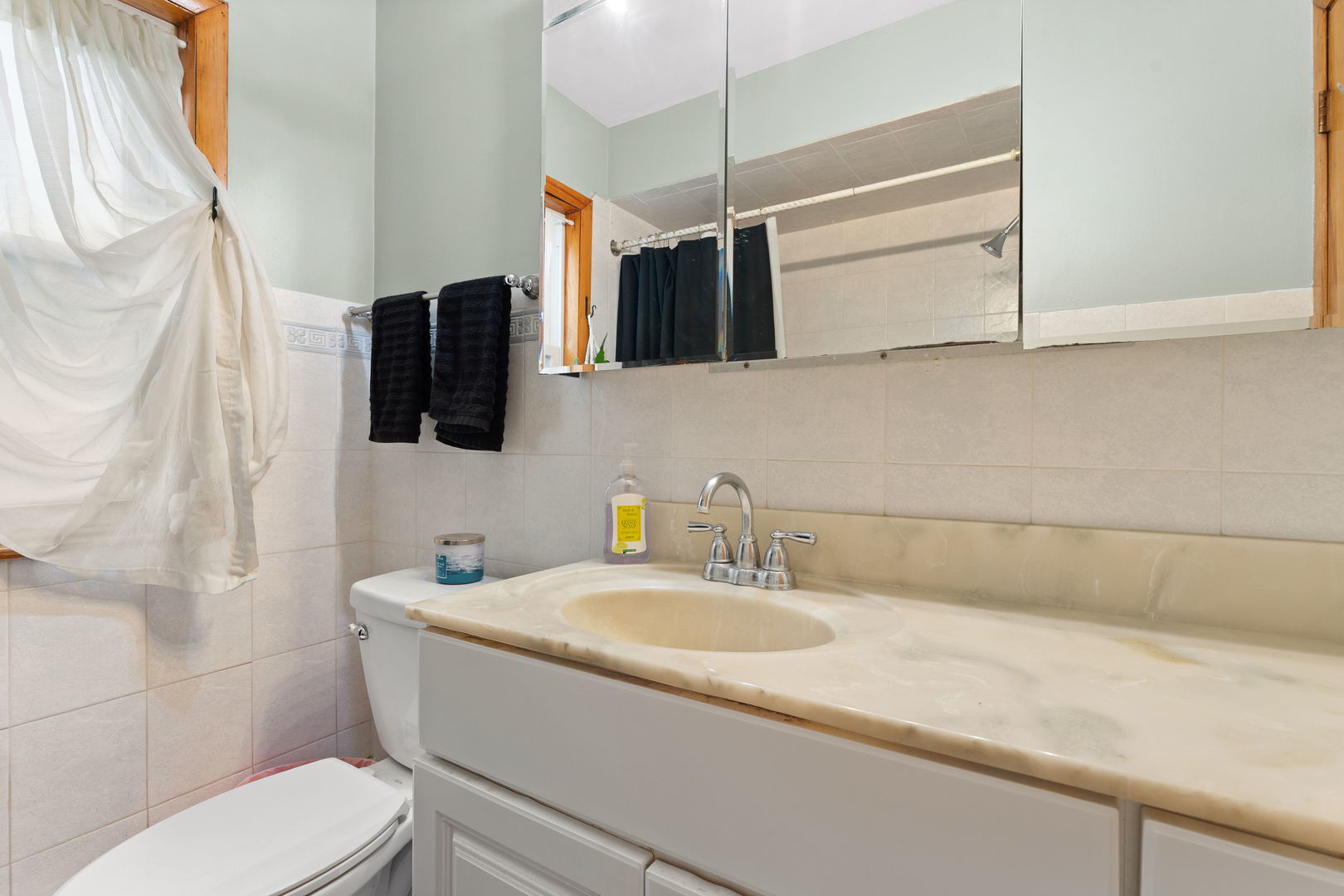 5515 N Artesian Avenue #1, Chicago, IL 60625