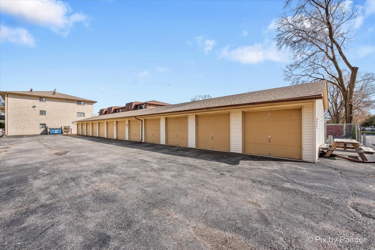 9800 Sayre Avenue #1C, Chicago Ridge, IL 60415