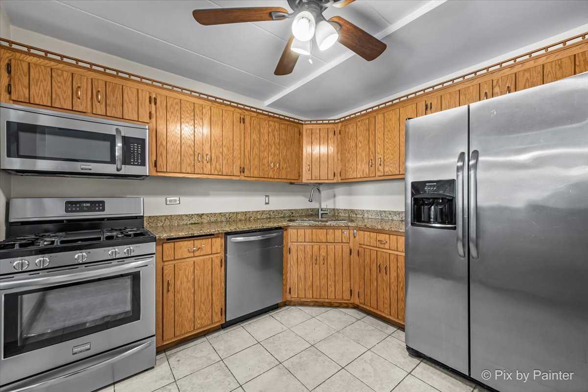 9800 Sayre Avenue #1C, Chicago Ridge, IL 60415