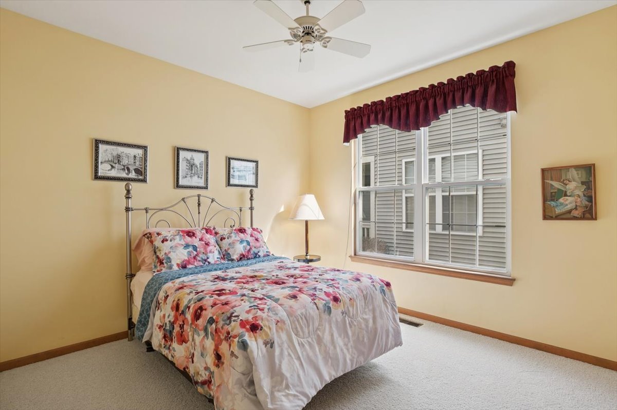 2238 Carillon Drive, Grayslake, IL 60030