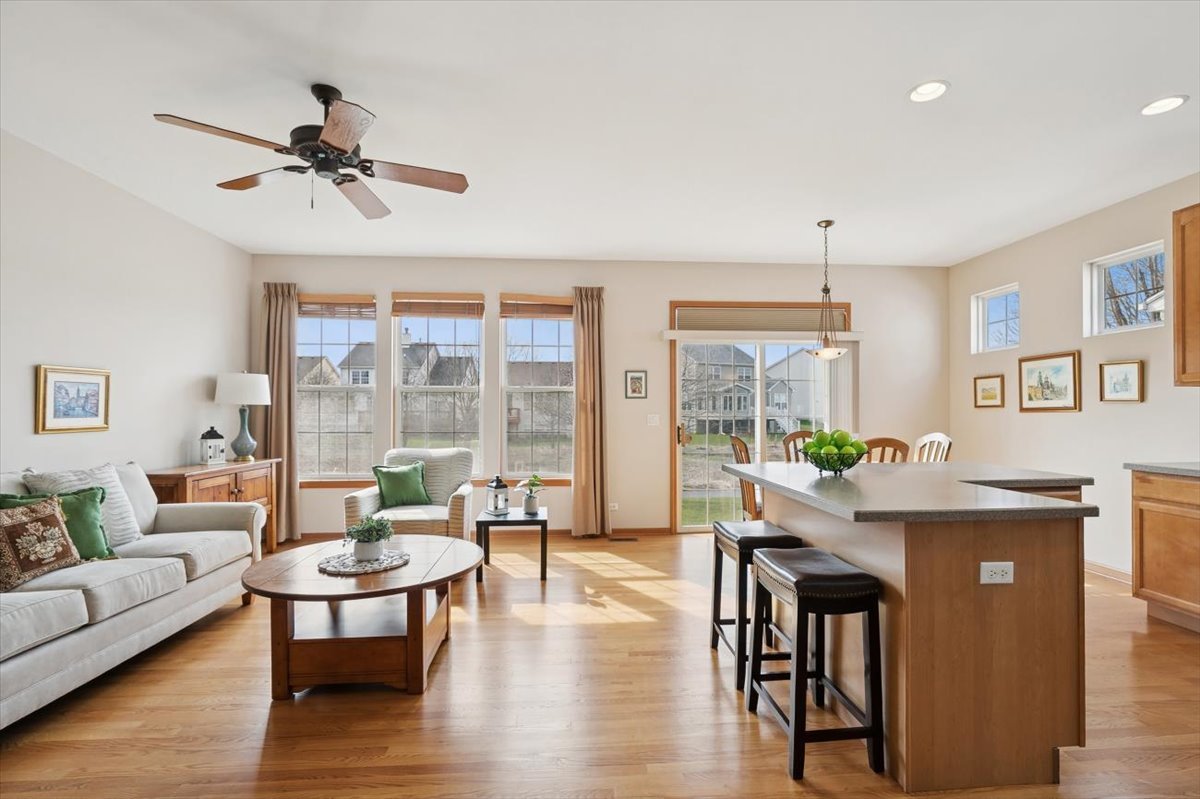 2238 Carillon Drive, Grayslake, IL 60030