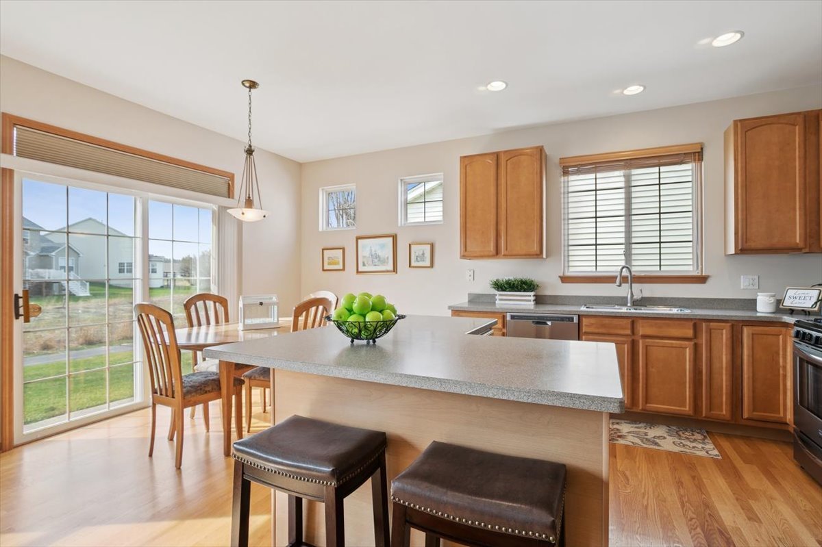 2238 Carillon Drive, Grayslake, IL 60030