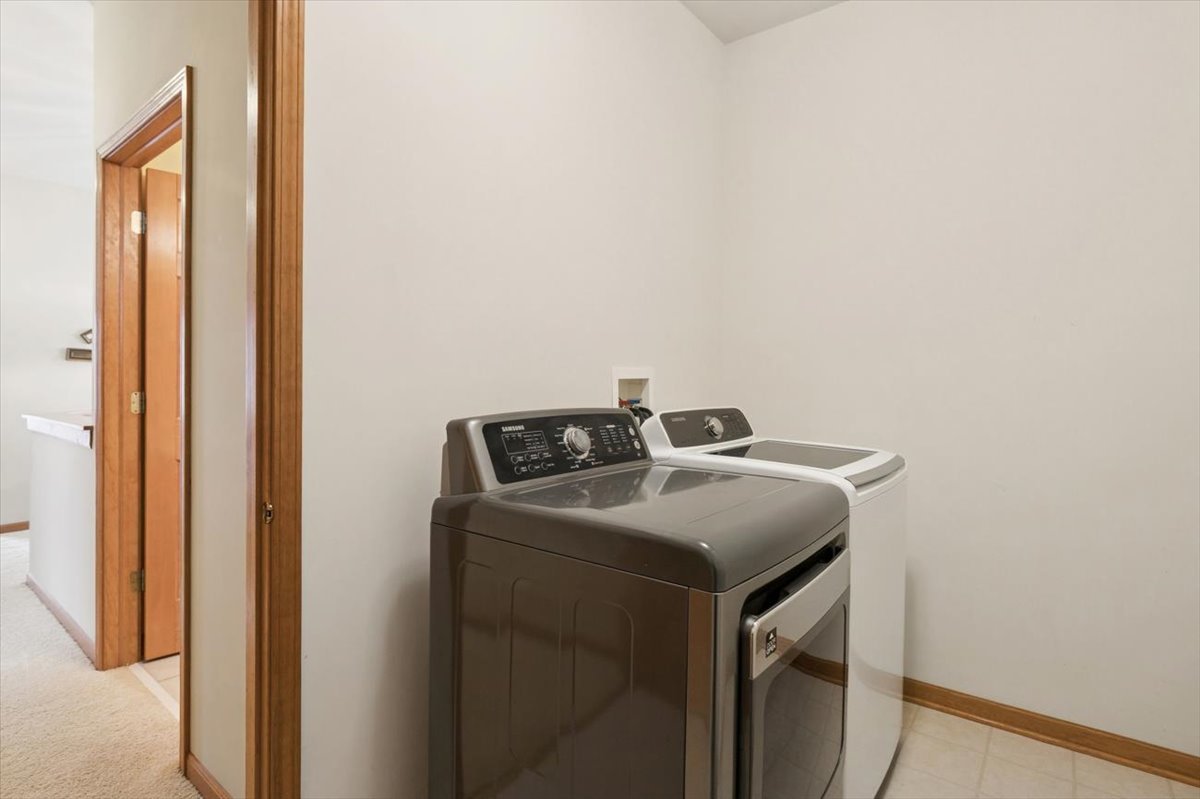 2238 Carillon Drive, Grayslake, IL 60030