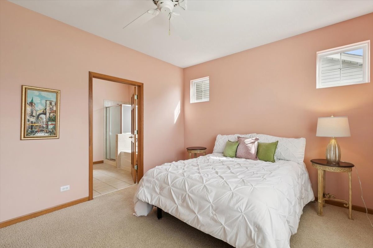 2238 Carillon Drive, Grayslake, IL 60030