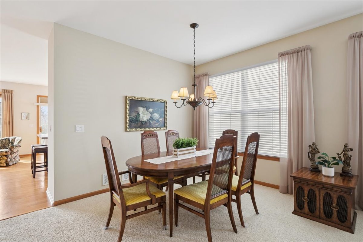 2238 Carillon Drive, Grayslake, IL 60030