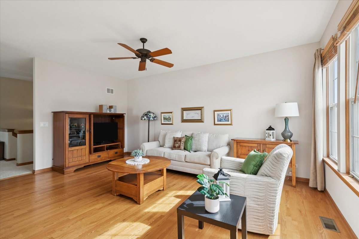 2238 Carillon Drive, Grayslake, IL 60030