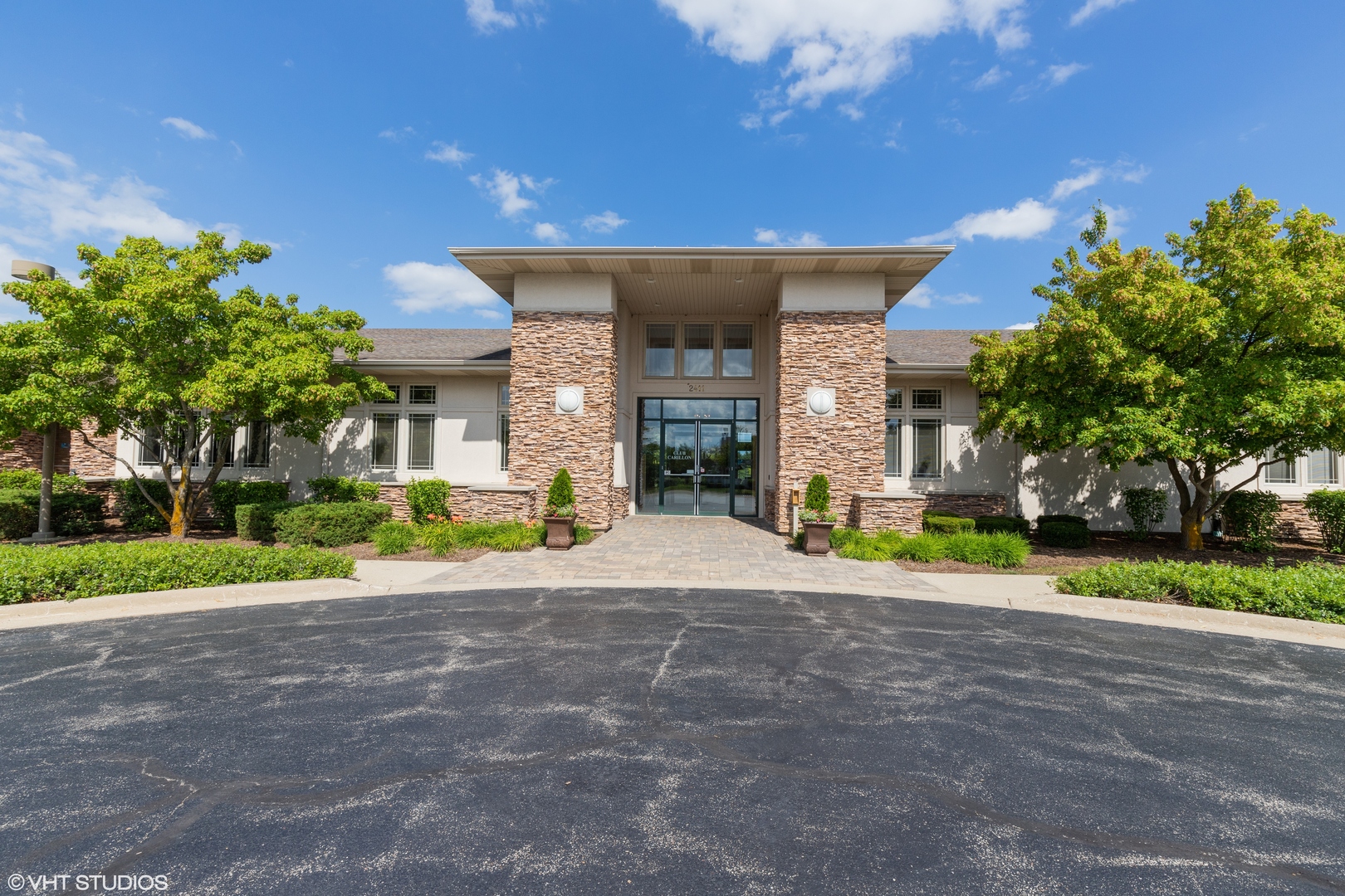 2238 Carillon Drive, Grayslake, IL 60030