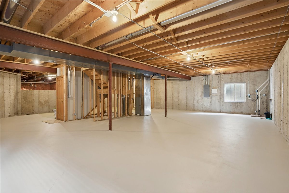 2238 Carillon Drive, Grayslake, IL 60030