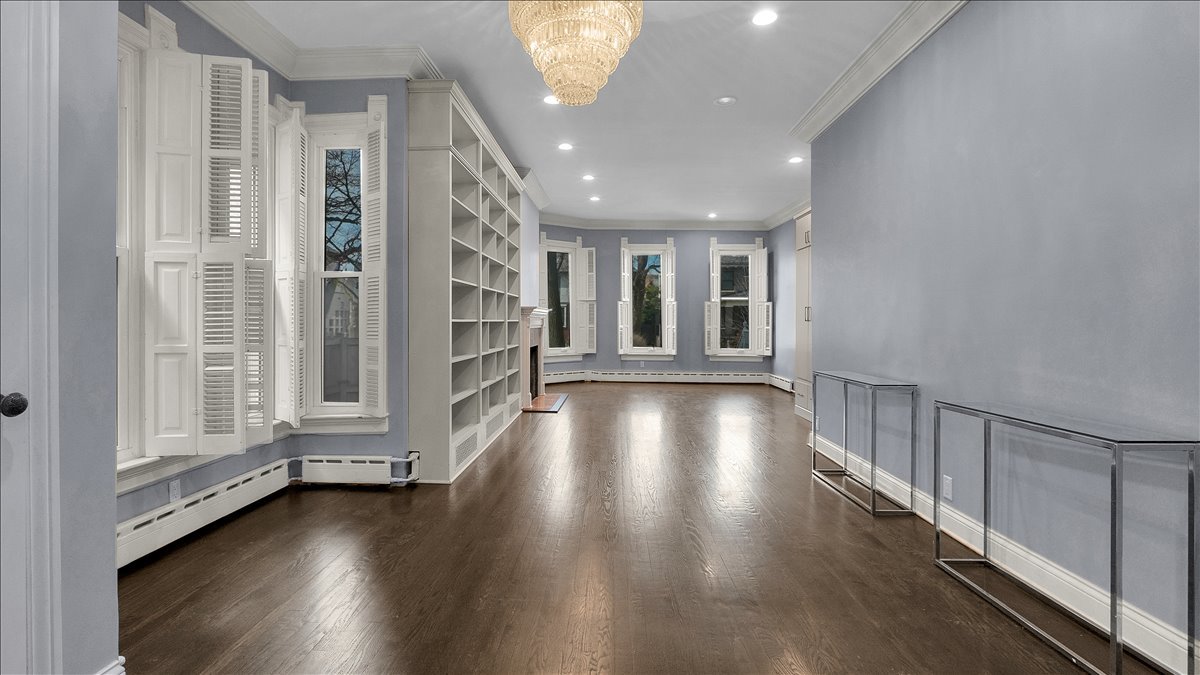 5743 S Kimbark Avenue, Chicago, IL 60637