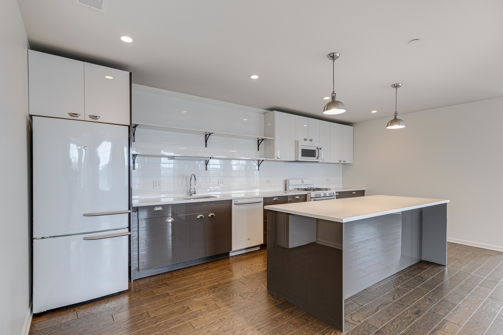 115 Lake Street #304, Libertyville, IL 60048