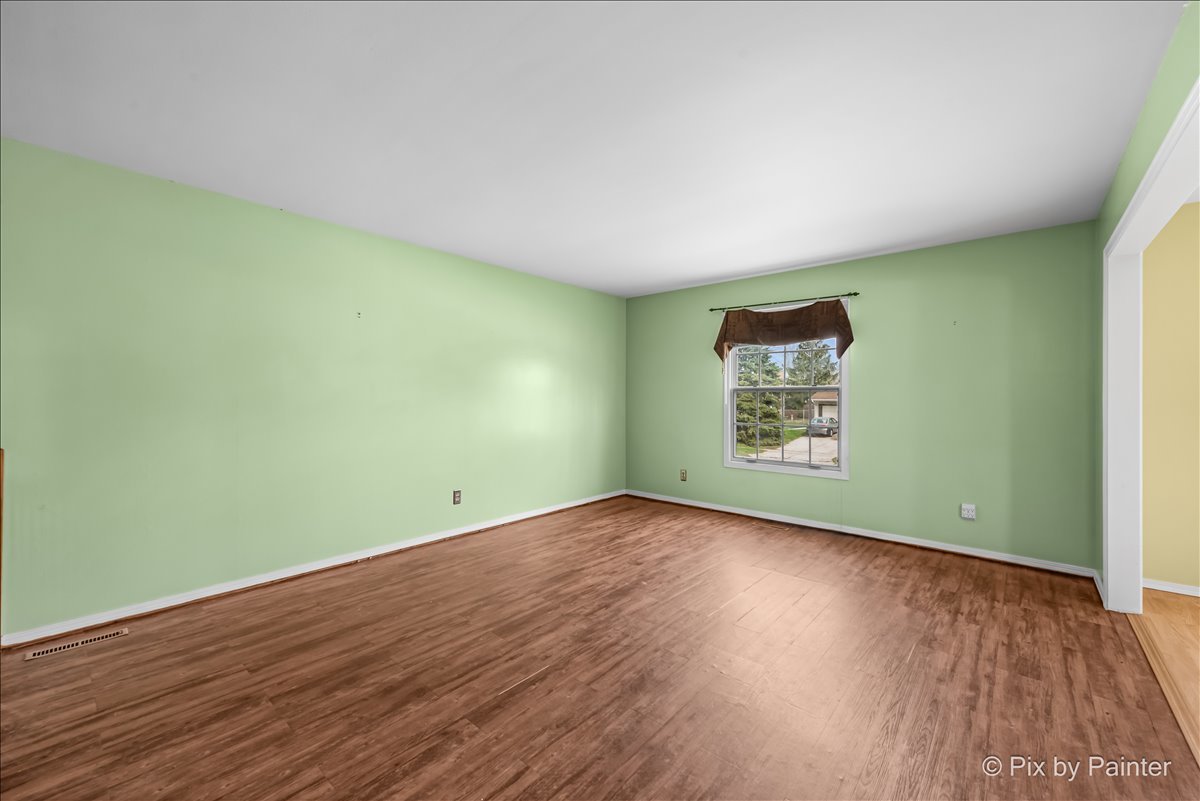 876 Darlington Lane, Crystal Lake, IL 60014