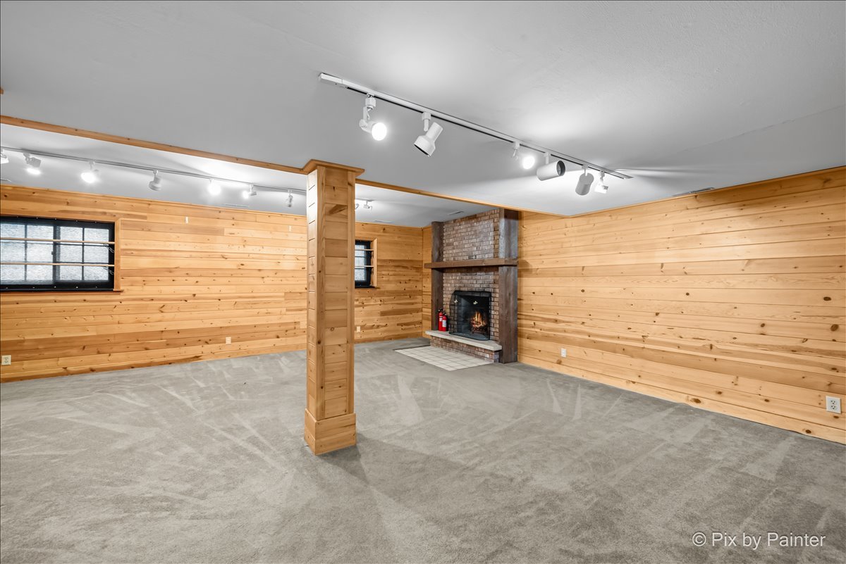 876 Darlington Lane, Crystal Lake, IL 60014