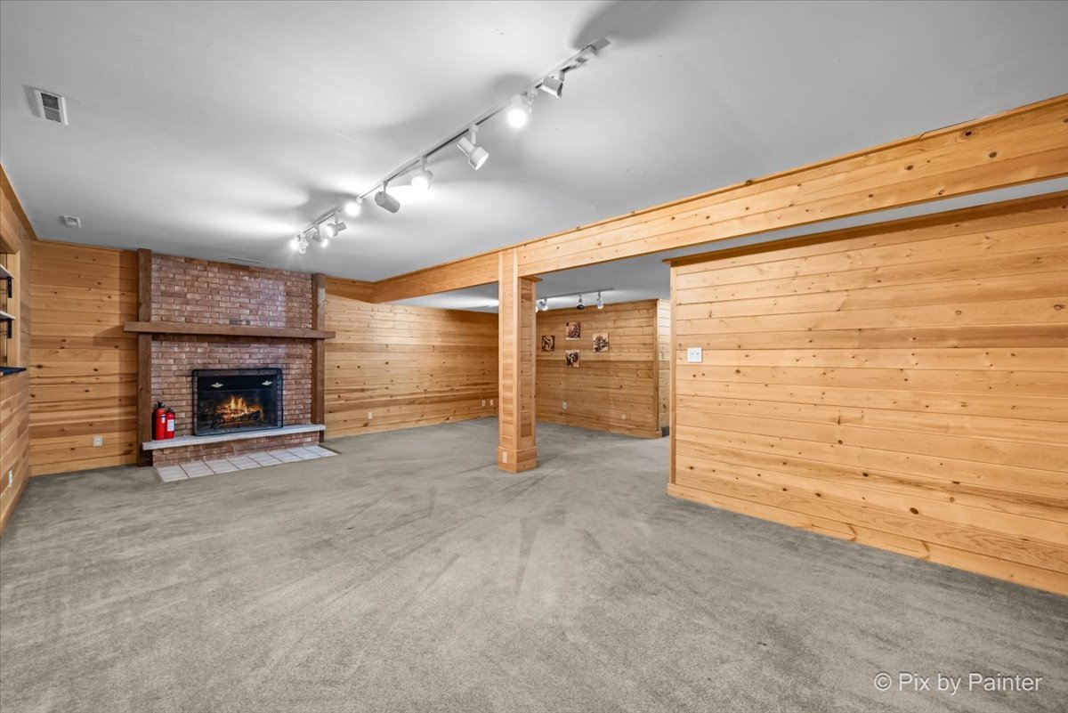 876 Darlington Lane, Crystal Lake, IL 60014