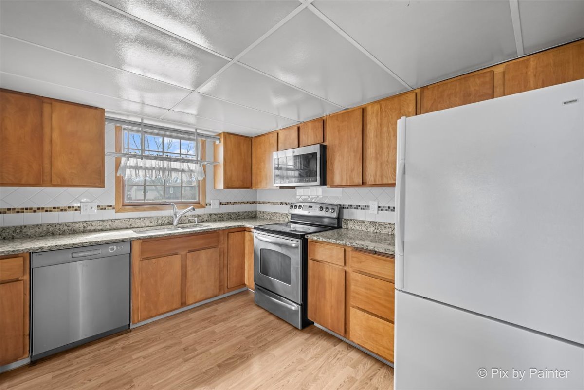 876 Darlington Lane, Crystal Lake, IL 60014